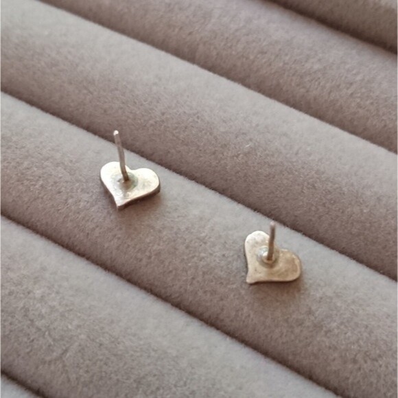 Turquoise Heart Studs 925 silver earrings - Picture 8 of 8